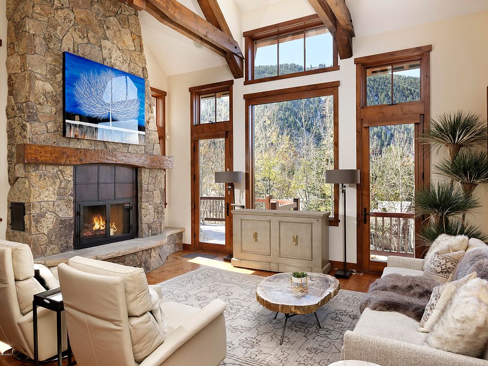 1st image of 105 E Lupine Dr #105