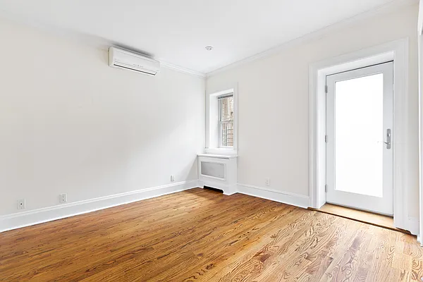 Rented by Compass | media 11