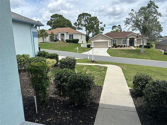 4th image of 210 W REXFORD DRIVE