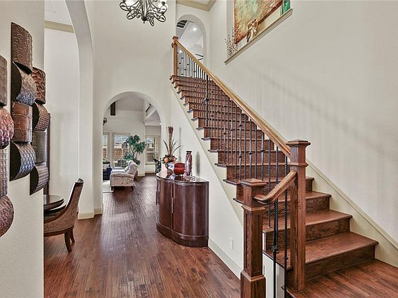 5th image of 7570 Longmont Ct