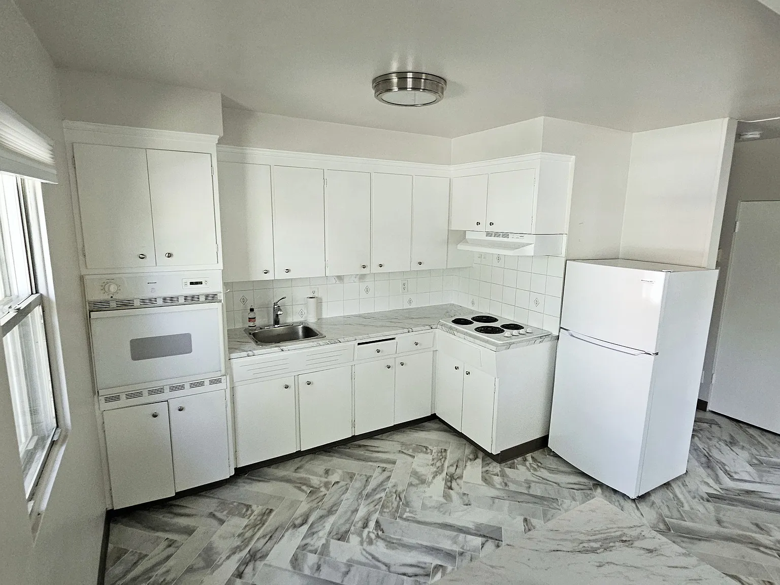 Del Apartments — Photo 4