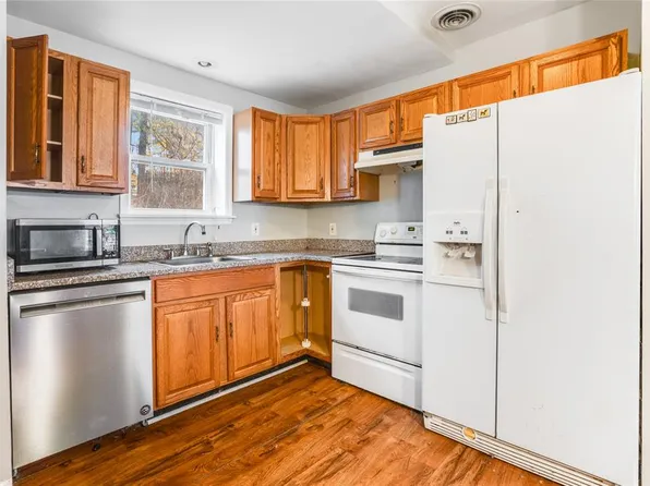 142 College Ave #A, Poughkeepsie, NY 12603
