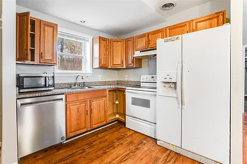 142 College Ave #A Photo 1 142 College Ave #A Photo 1
