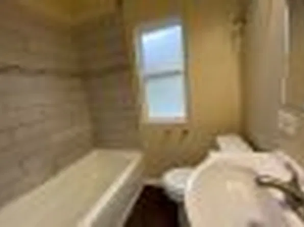 2910 E 78th St #2, Chicago, IL 60649