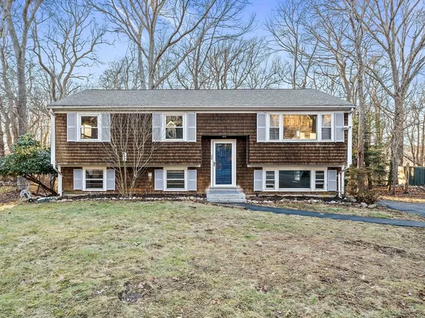 38 Winthrop Dr, Marshfield, MA 02050
