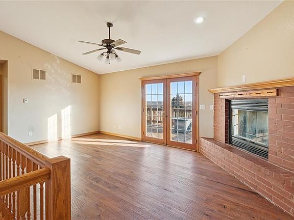 5th image of 220 Overlook Dr