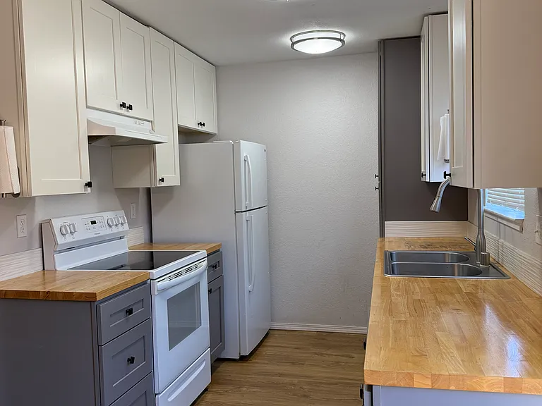 1505 Blackoak Dr #1501 — Photo 1