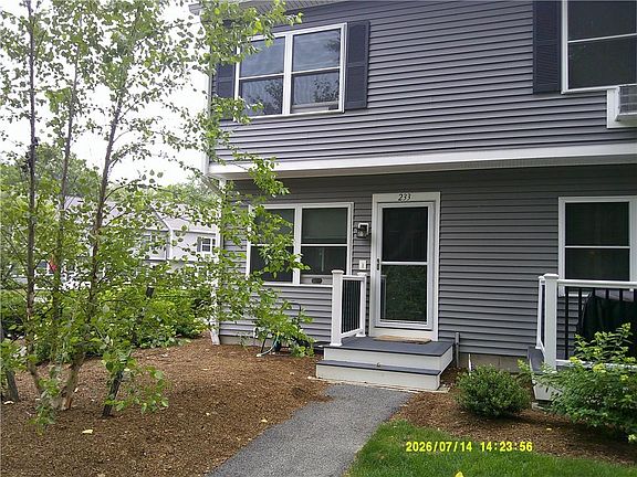 3rd image of 200 Post Rd APT 233