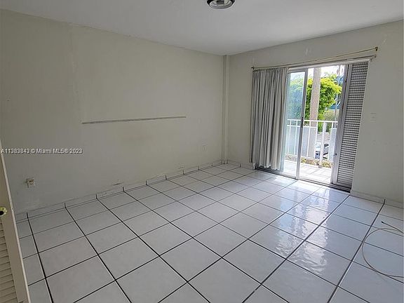 3rd image of 1820 James Ave APT 3D