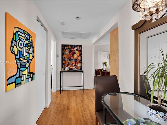 5th image of 6911 Bay Dr #2