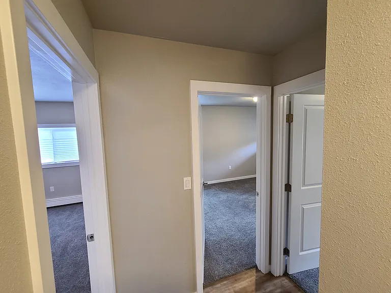 2810 W Northern Lights Blvd — Photo 18