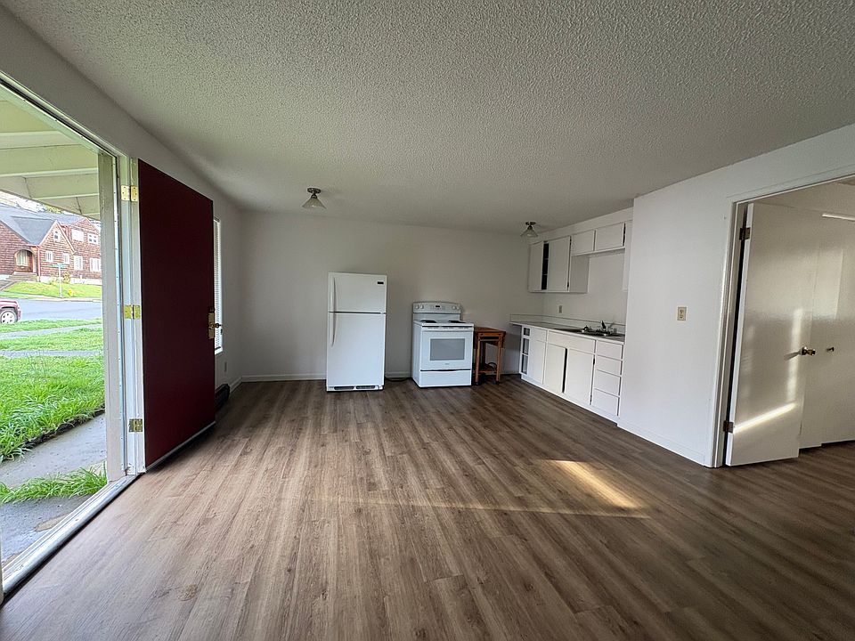 1st image of 186 N 11th St