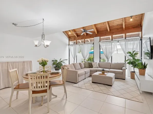 11213 NW 14th Ct, Pembroke Pines, FL 33026