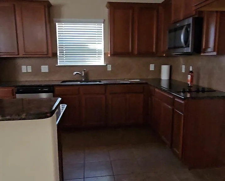 2306 Scott Dr — Photo 4