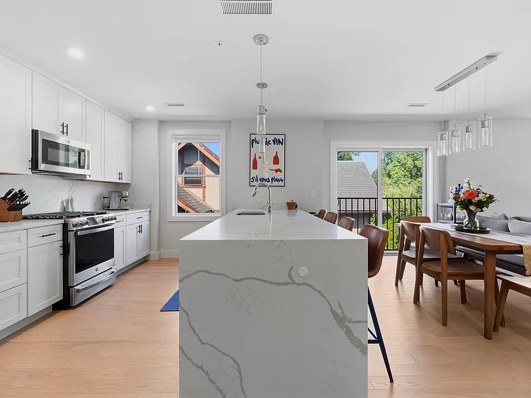 52 W Emerson St #6 — Photo 5