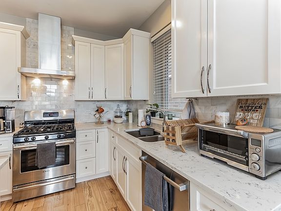 4th image of 3215 N Elston Ave #S4