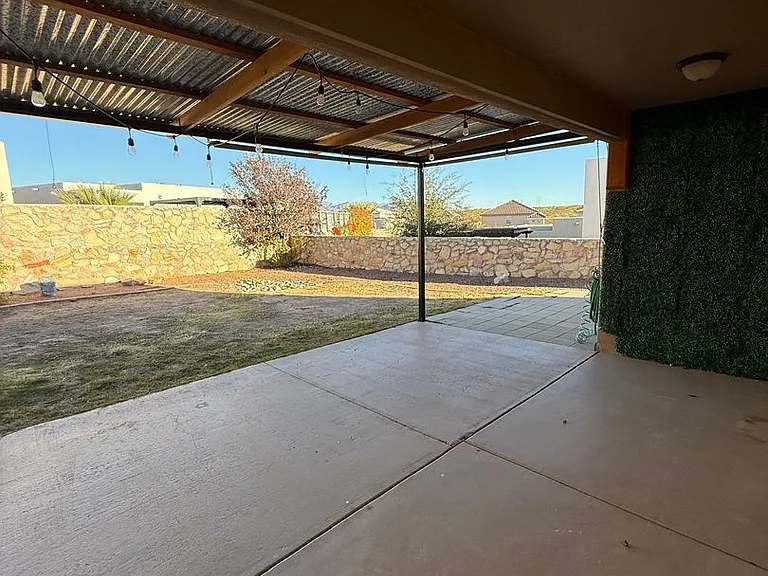2043 Villa Napoli Loop E — Photo 40