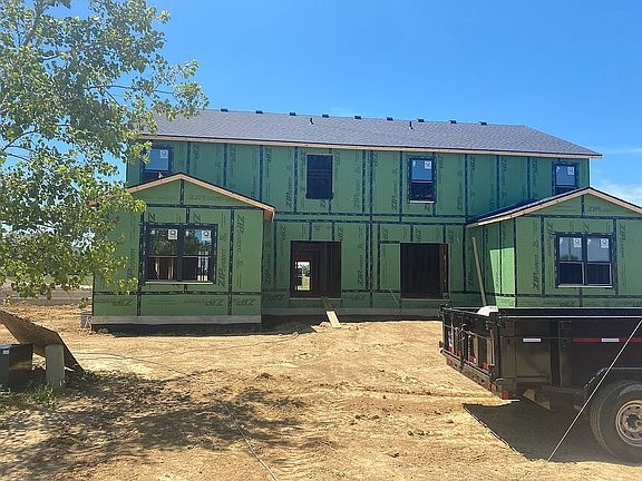 2nd image of 401 Jenny Ln