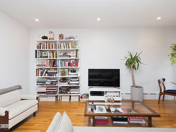 3rd image of 186 Powers St APT 2