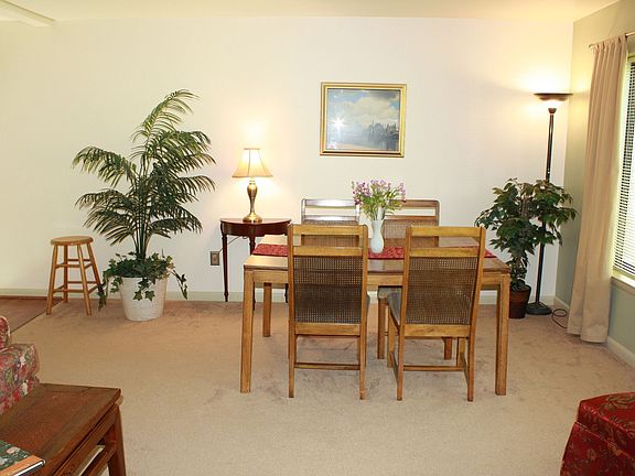 Dining Rm