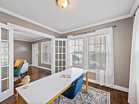 5th image of 2414 Wentworth Street