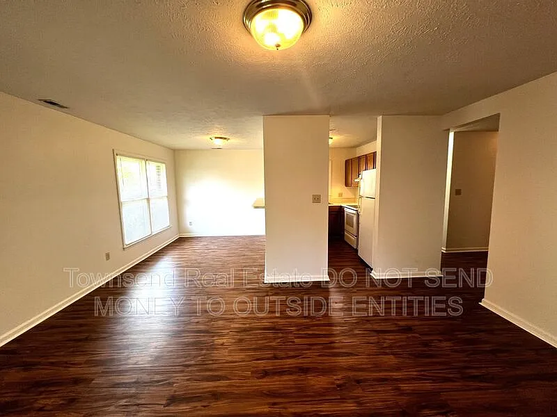 2 bed, 2.0 bath, 950 sqft, $995 — Photo 2