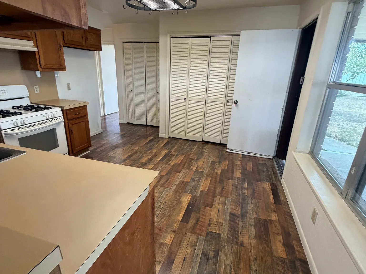 3 bed, 1520 sqft, $1,950 — Photo 3