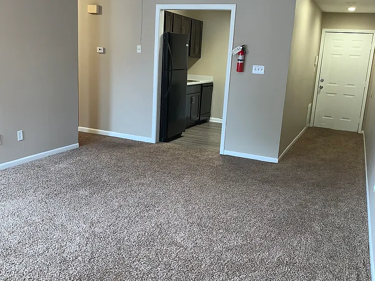 Big Red Apartments — Photo 36
