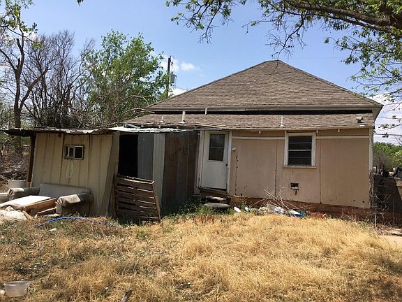 3rd image of 805 S Neches St