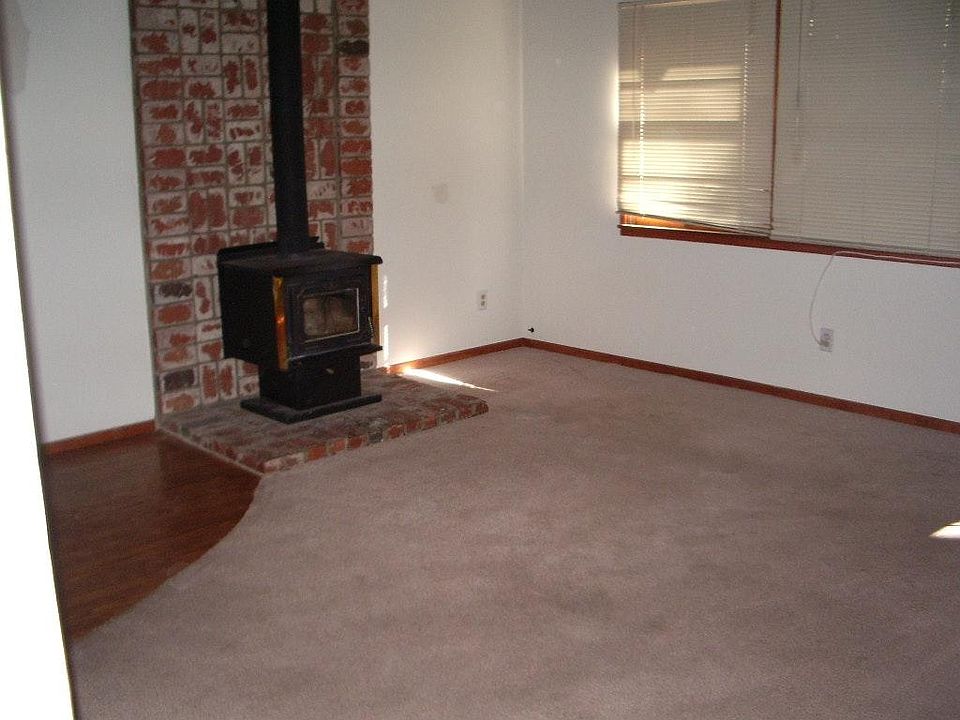 2nd image of 23922 Park Ln
