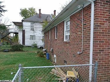 2nd image of 1032 Fourqurean Ln