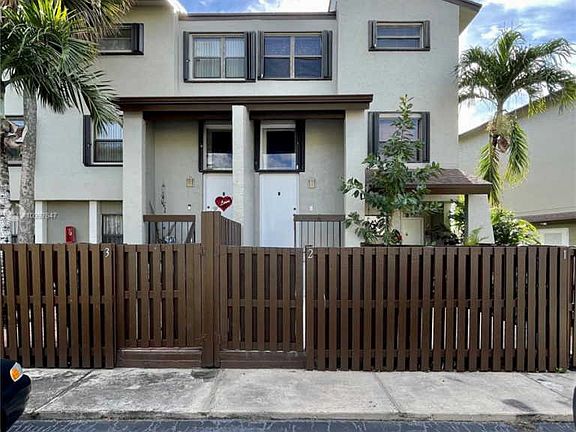 2nd image of 10000 NW 9th Street Cir APT 2