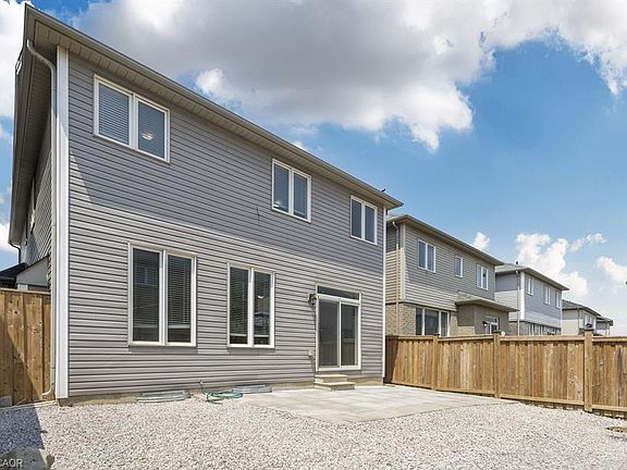 4th image of 25 Munro Cir