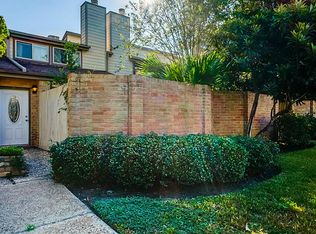 710 Country Place Dr, Houston, TX 77079