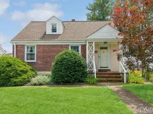 33 McAuliffe Dr, North Brunswick, NJ 08902