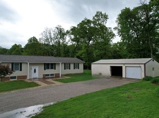 22664 N Hails Ln, Texico, IL 62889