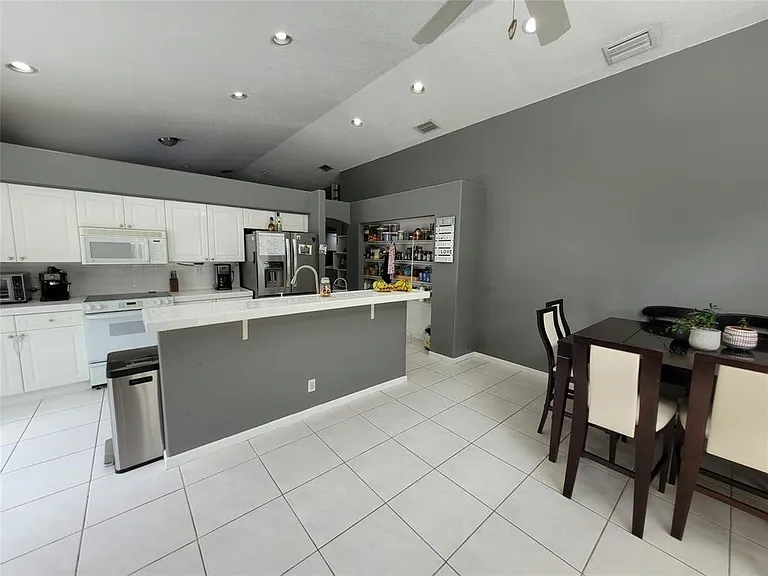 6416 Barton Creek Cir — Photo 4
