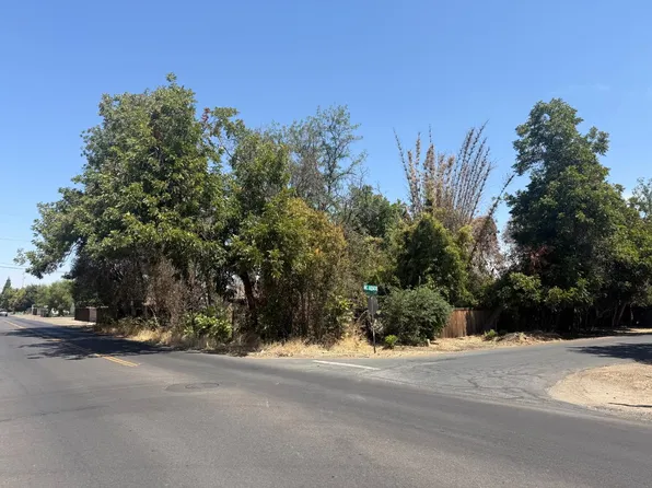 5007 E McKenzie Ave, Fresno, CA 93727