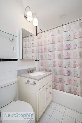 Rented by NextStopNY | media 21