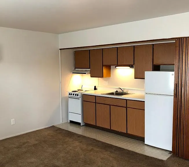 619 Oak St #5 — Photo 3