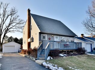 516 N Emroy Ave, Elmhurst, IL 60126