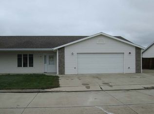 1102 Lakota Ln, Bismarck, ND 58504