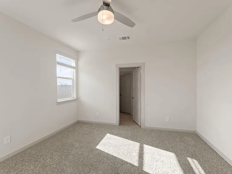 237 Ashford St — Photo 16