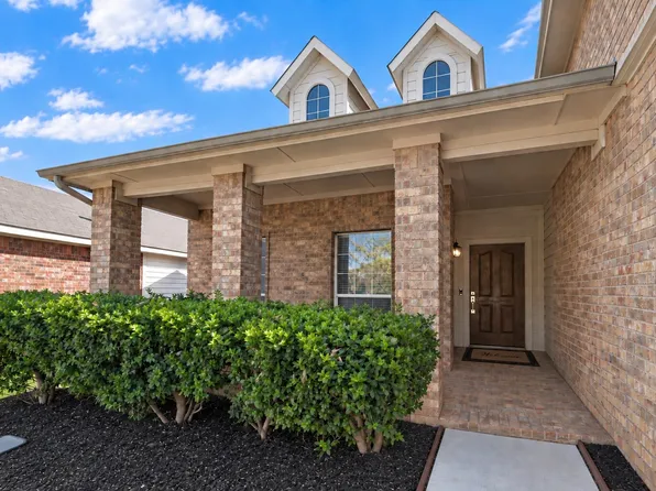 7448 Maroon Dr, Fort Worth, TX 76120