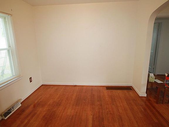 5th image of 26 Lake Ave