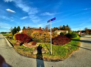 25 Brownfield Ln, Uniontown, PA 15401