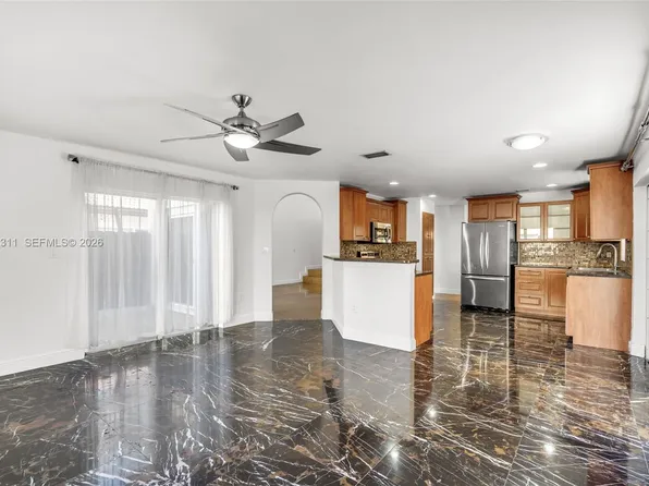 5165 NW 112th Ct, Miami, FL 33178