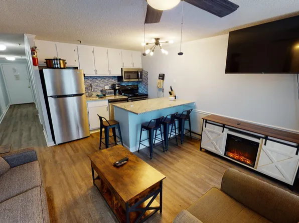 75 Mountain Lodge Ln #103, Slatyfork, WV 26291