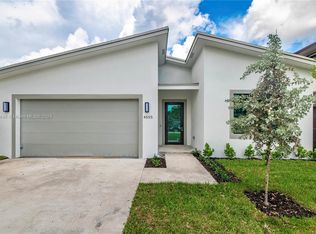 4555 SW 21st St, Hollywood, FL 33023