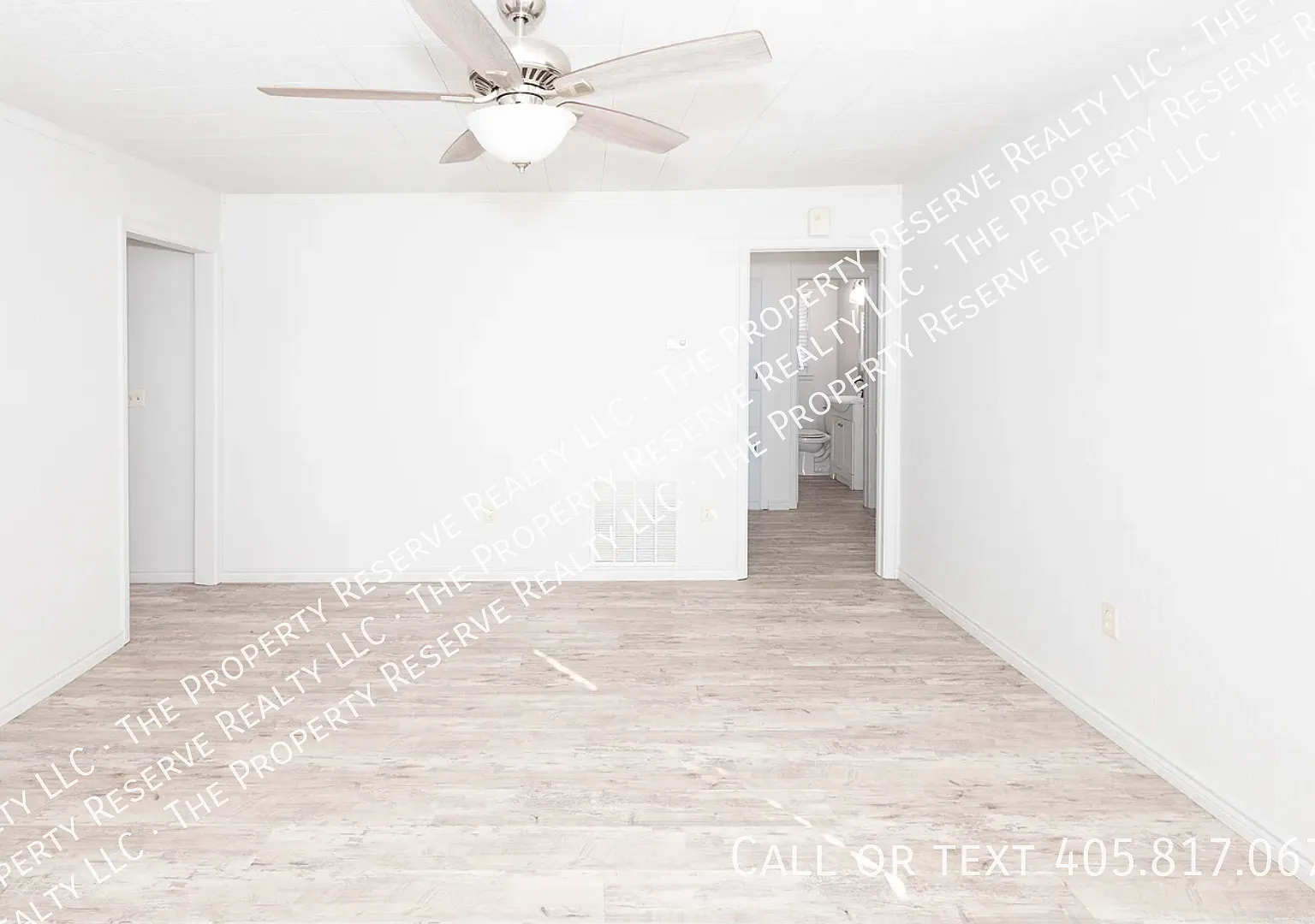 3 bed, 1.0 bath, 972 sqft, $1,000 — Photo 3